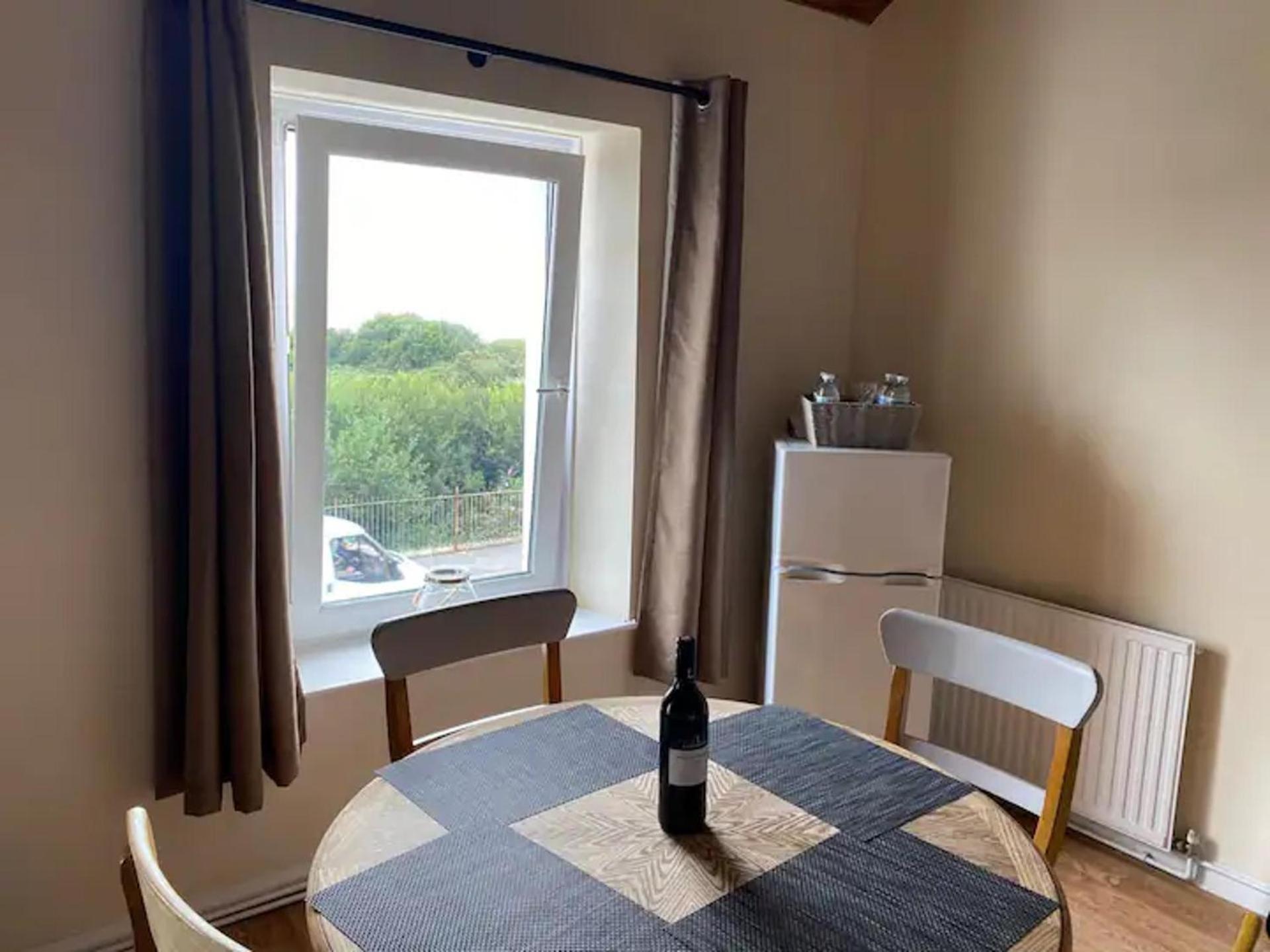 Апартаменты 2 Bed-Sleeps 4-Sea View-Pet Friendly-Parking Лланелли Экстерьер фото