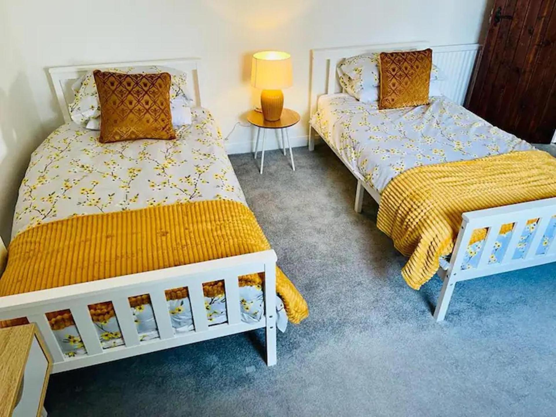 Апартаменты 2 Bed-Sleeps 4-Sea View-Pet Friendly-Parking Лланелли Экстерьер фото