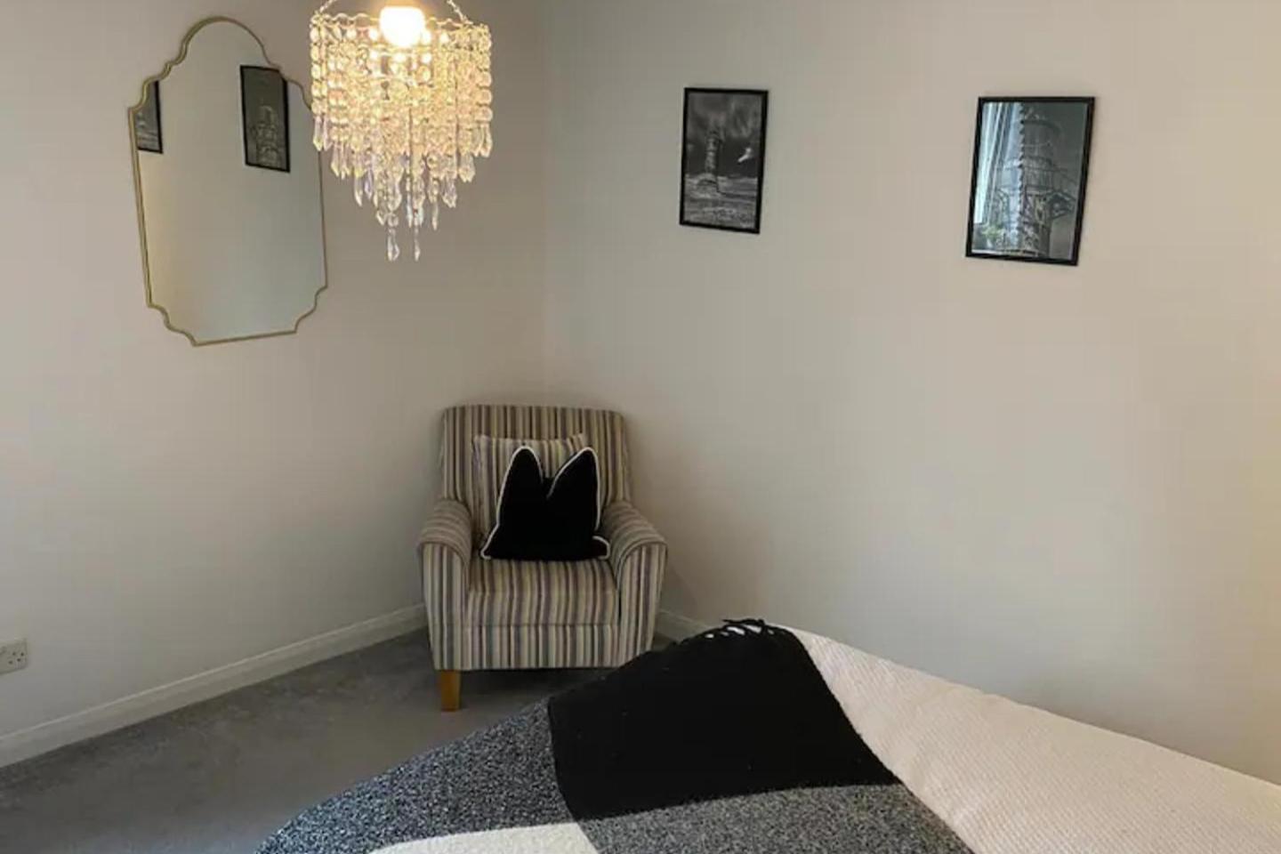Апартаменты 2 Bed-Sleeps 4-Sea View-Pet Friendly-Parking Лланелли Экстерьер фото